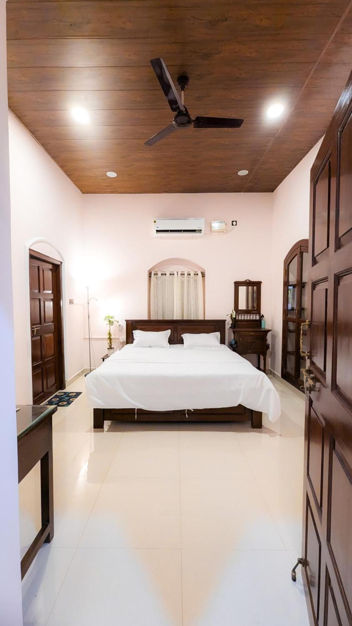 The First House By V3Homestay 4Bhk Private Pool Calangute Eksteriør bilde