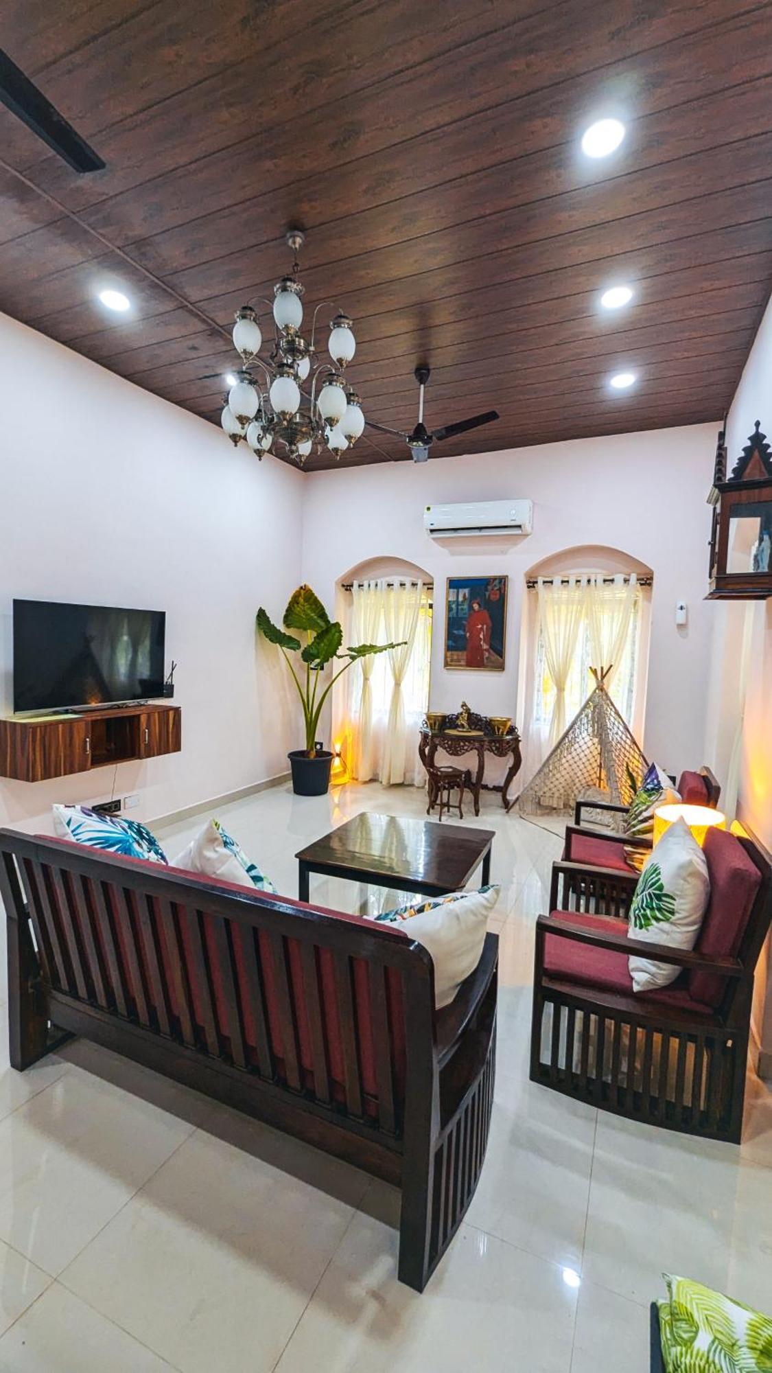 The First House By V3Homestay 4Bhk Private Pool Calangute Eksteriør bilde