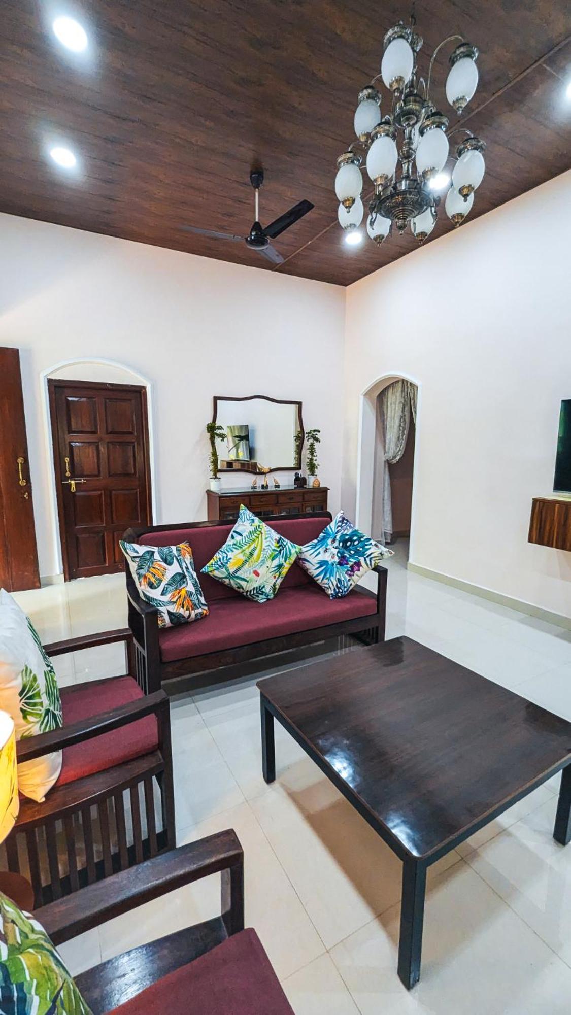 The First House By V3Homestay 4Bhk Private Pool Calangute Eksteriør bilde